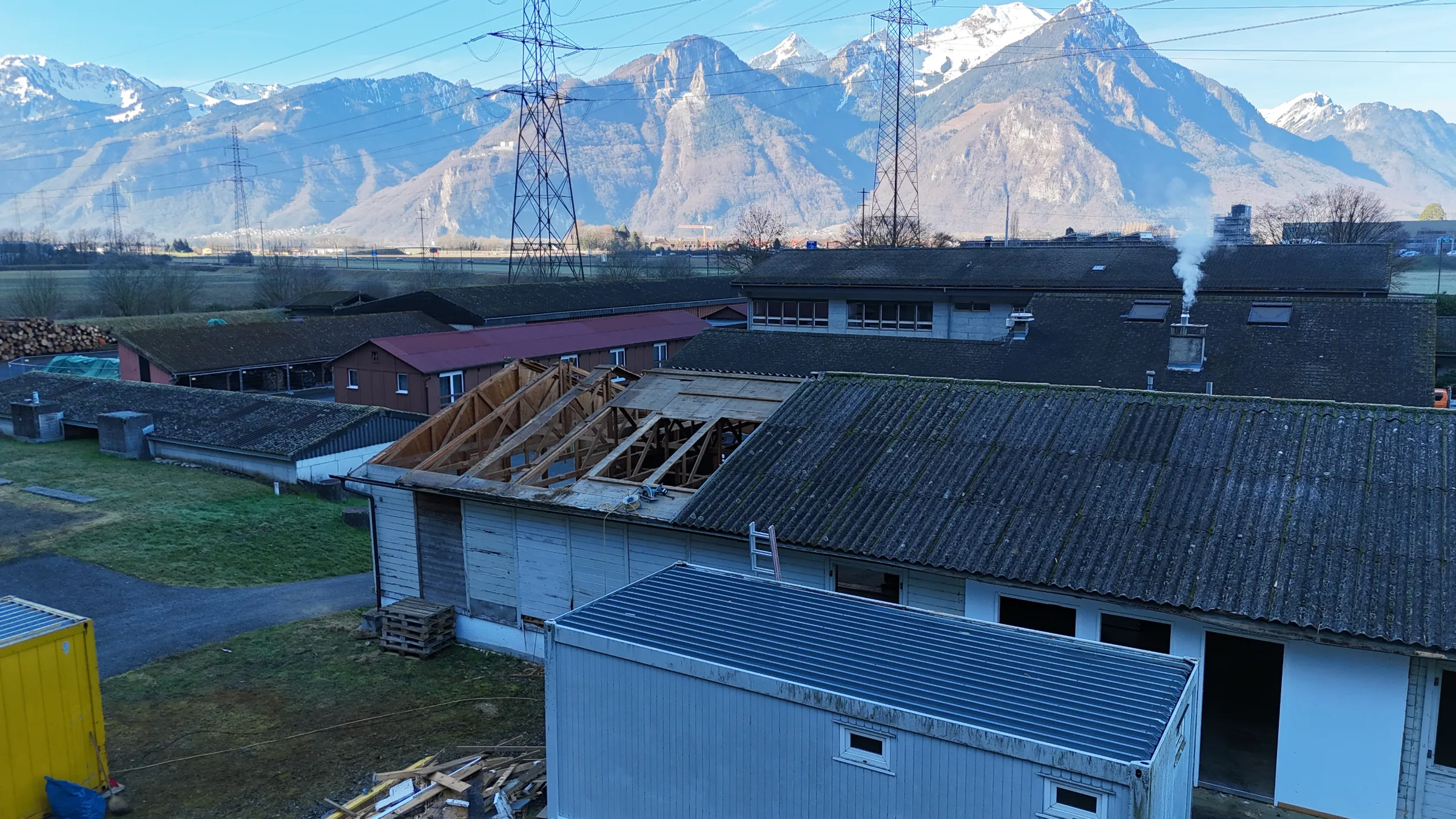 Démolition d’un dortoir à Villeneuve — photo du chantier